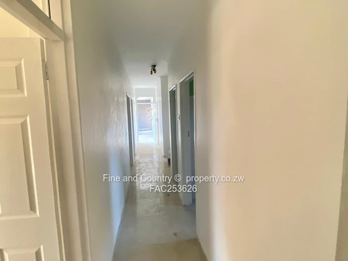Spacious Family Home with Cottage in Selbourne Park Phase 2