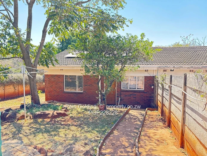 2 Bed Garden Flat to Let (Sole Mandate)