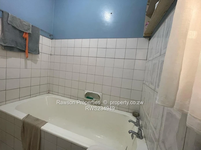 Neat Ashdown Park 3 bedroom House For Sale (Sole Mandate)