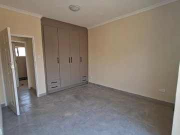 2 Bedroom Flat & Apartment