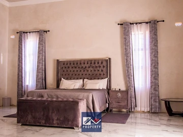 7 Bedroom House