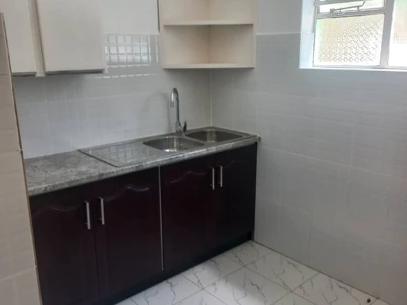 2 Bedroom Flat & Apartment