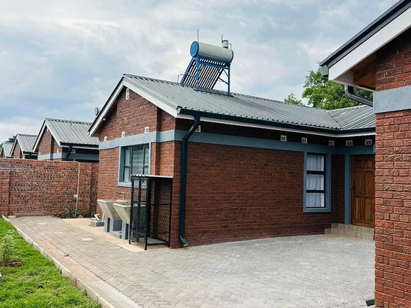 3 Bedroom Flat & Apartment