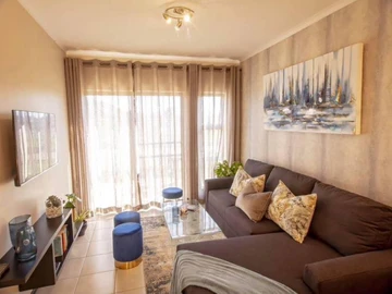 2 Bedroom Flat & Apartment