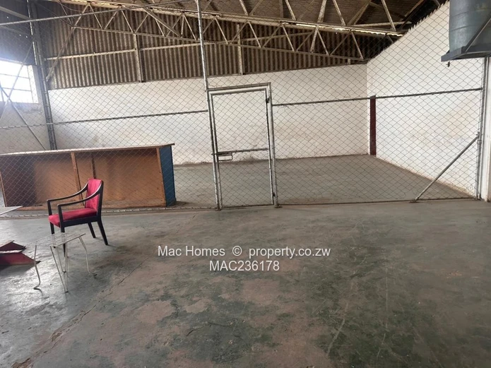 Commercial land for sale in Windsor Park, Ruwa