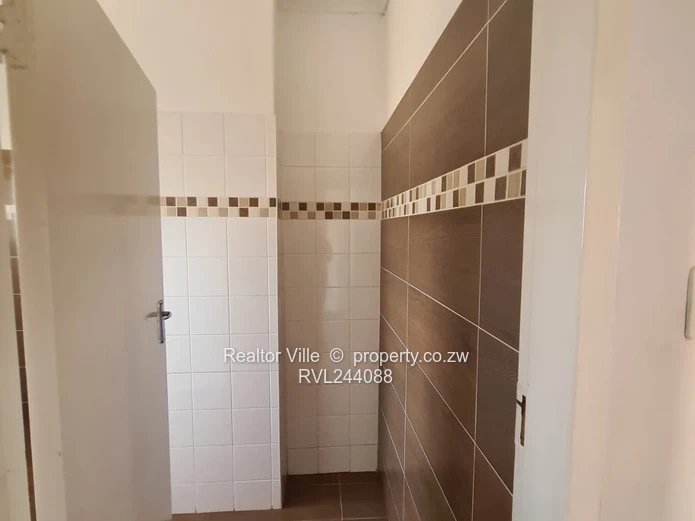 4 Bedroom House for Sale in QueensPark