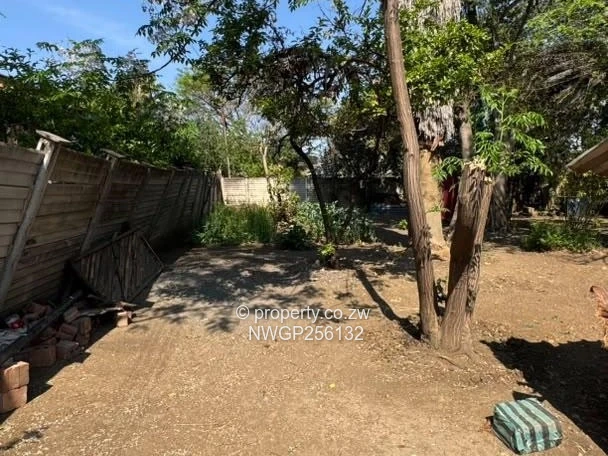 Spacious 3-Bed Home in Ilanda on 1679m² with Borehole & Solar
