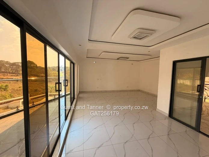 HELENSVALE 14,169m² DEVELOPMENT OPPORTUNITY | USD $2.2M