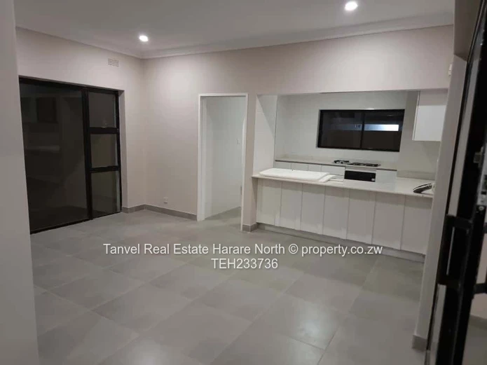 Strathaven House for sale with 3 bedrooms,a tv lounge and sitting lounge, fitted kitchen