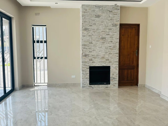 3 Bedroom Flat & Apartment