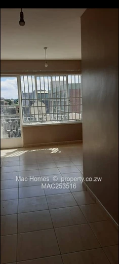 1 Bedroom Flat For Sale - Avenues