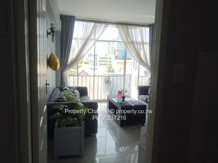 Spacious 1-Bed Apartment with City Views - Avenues