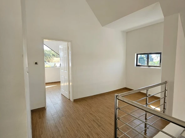 3 Bedroom Flat & Apartment