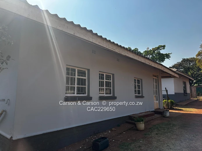 Recently painted 3 beds to let in Kamfinsa 