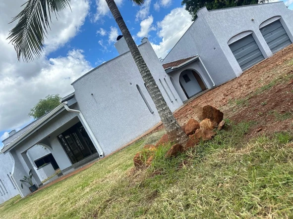 House suitable for offices 