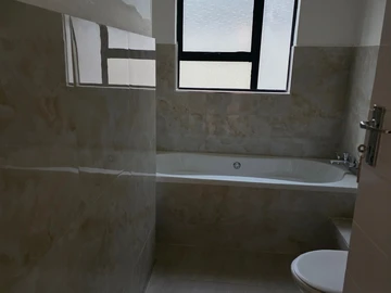 4 Bedroom Flat & Apartment
