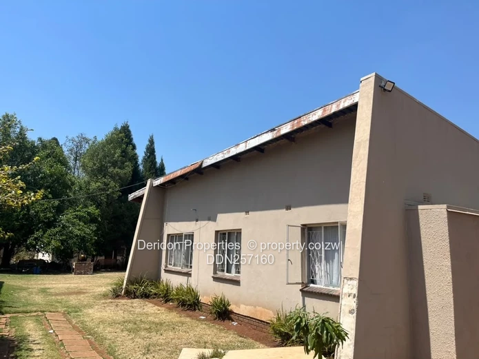 Gunhill 4-Bed Family Home on 2800 m² with Garden