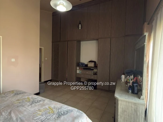 Avondale neat move in apartment