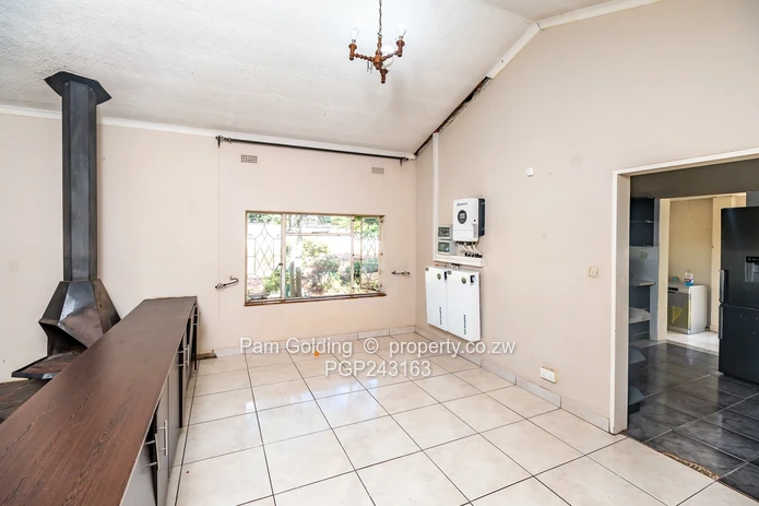 Prime Family Living On Expansive Grounds, Athlone (Sole Mandate)