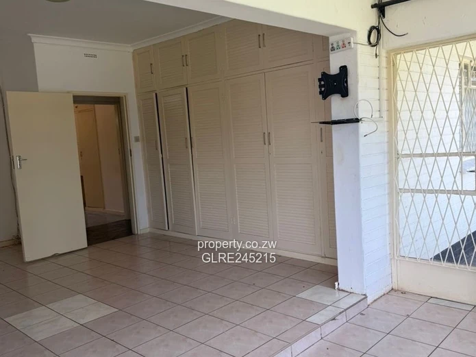 2-Bed Emerald Hill Townhouse - Tiled Interiors & Borehole