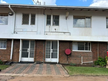 2 Bedroom Flat & Apartment