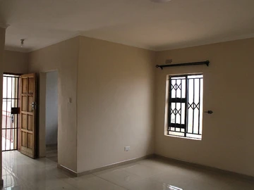 2 Bedroom Flat & Apartment