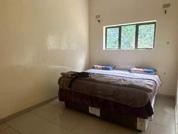 4 Bedroom Flat & Apartment