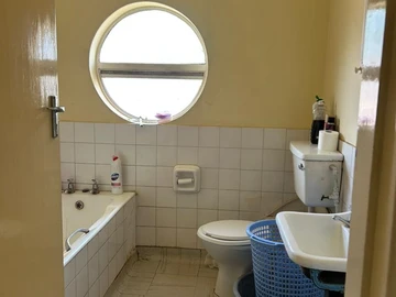 3 Bedroom Flat & Apartment