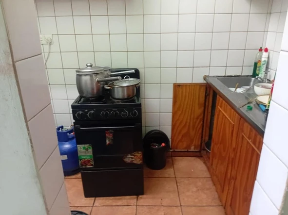 2 Bedroom Flat & Apartment