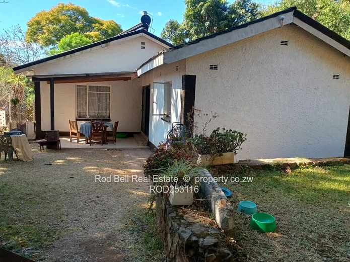 Glen Lorne 2-Bed Cottage — Tiled Bath & Breakfast Bar