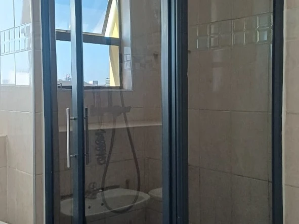 2 Bedroom Flat & Apartment