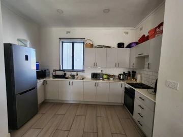 3 Bedroom Flat & Apartment