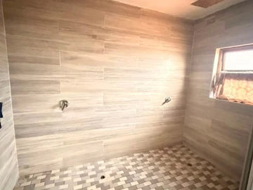6 Bedroom House