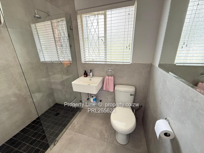 Family Home On Quiet Close With Borehole & Pool