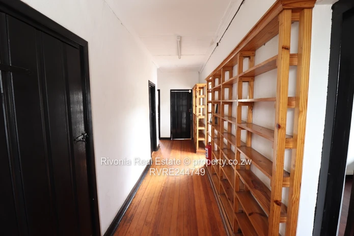 Belgravia 4-Bed, 3-Bath  suitable for commercial purposes— 2000m², Borehole