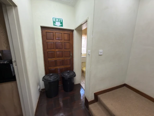 3 Bedroom Flat & Apartment