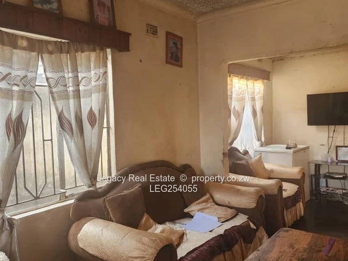 3-Bed Fixer on Main Road, Kuwadzana - Walled Yard (Sole Mandate)