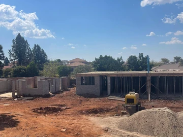 4 Bedroom Flat & Apartment