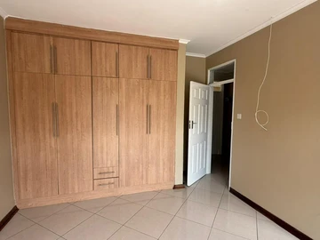 3 Bedroom Flat & Apartment