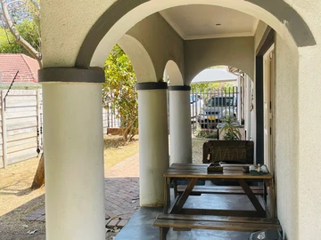 2 Bedroom Garden Flat