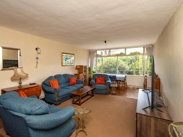 3 Bedroom Flat & Apartment