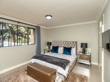 3 Bedroom Flat & Apartment