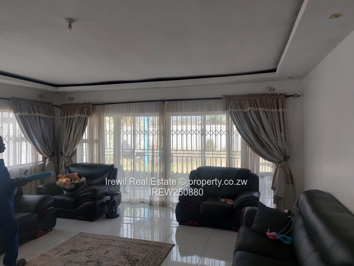 Sandton Park Phase 3 Fully Furnished 4 Bed (Sole Mandate)