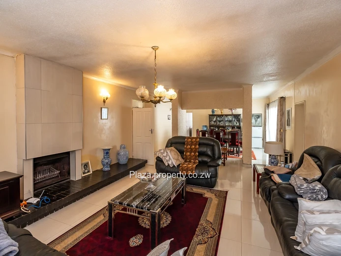 Elegant 4-Bedroom Family Home In Highlands (Sole Mandate)