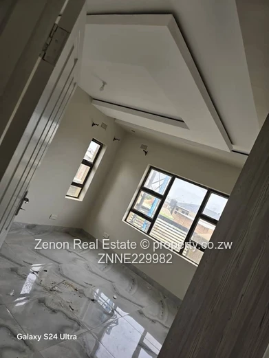 4bed house in Southview ,solar backup ,borehole 500/month (Sole Mandate)