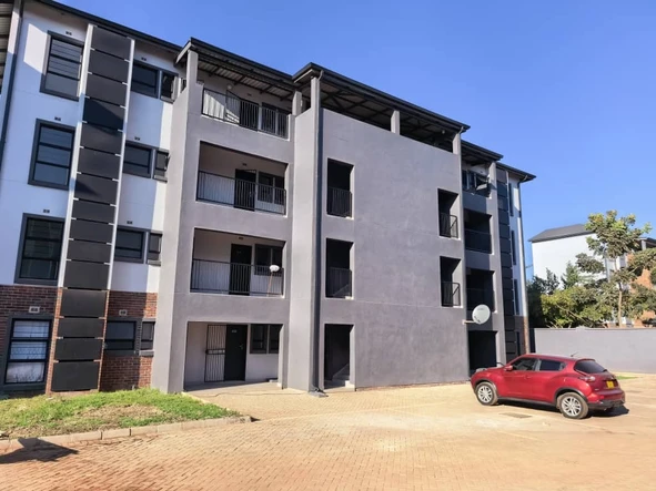 2 Bedroom Flat & Apartment