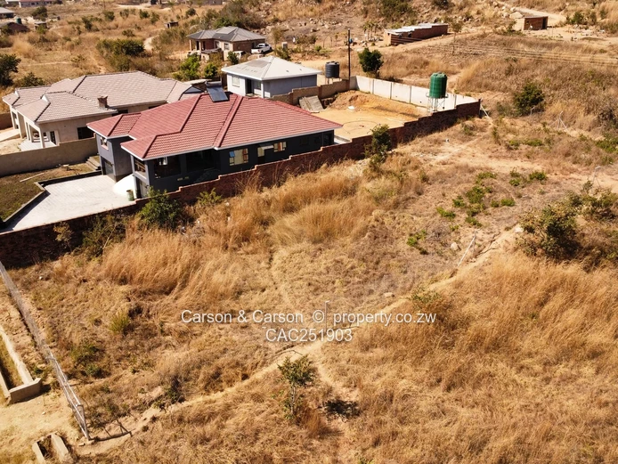 Spacious 1000m2 Stand in Crowhill Views — Gravel Roads