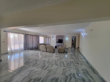 5 Bedroom House