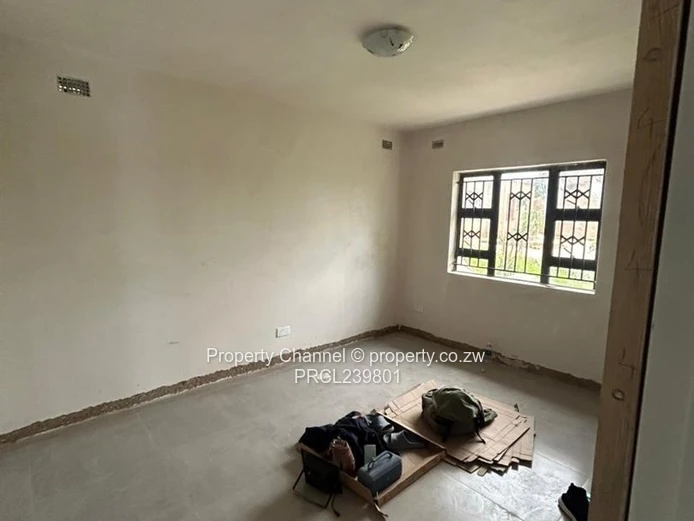 4-Bed Tiled Home with En-suite & Water Tank — Chitungwiza Nyatsime