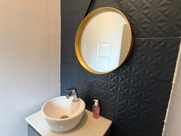 4 Bedroom Flat & Apartment